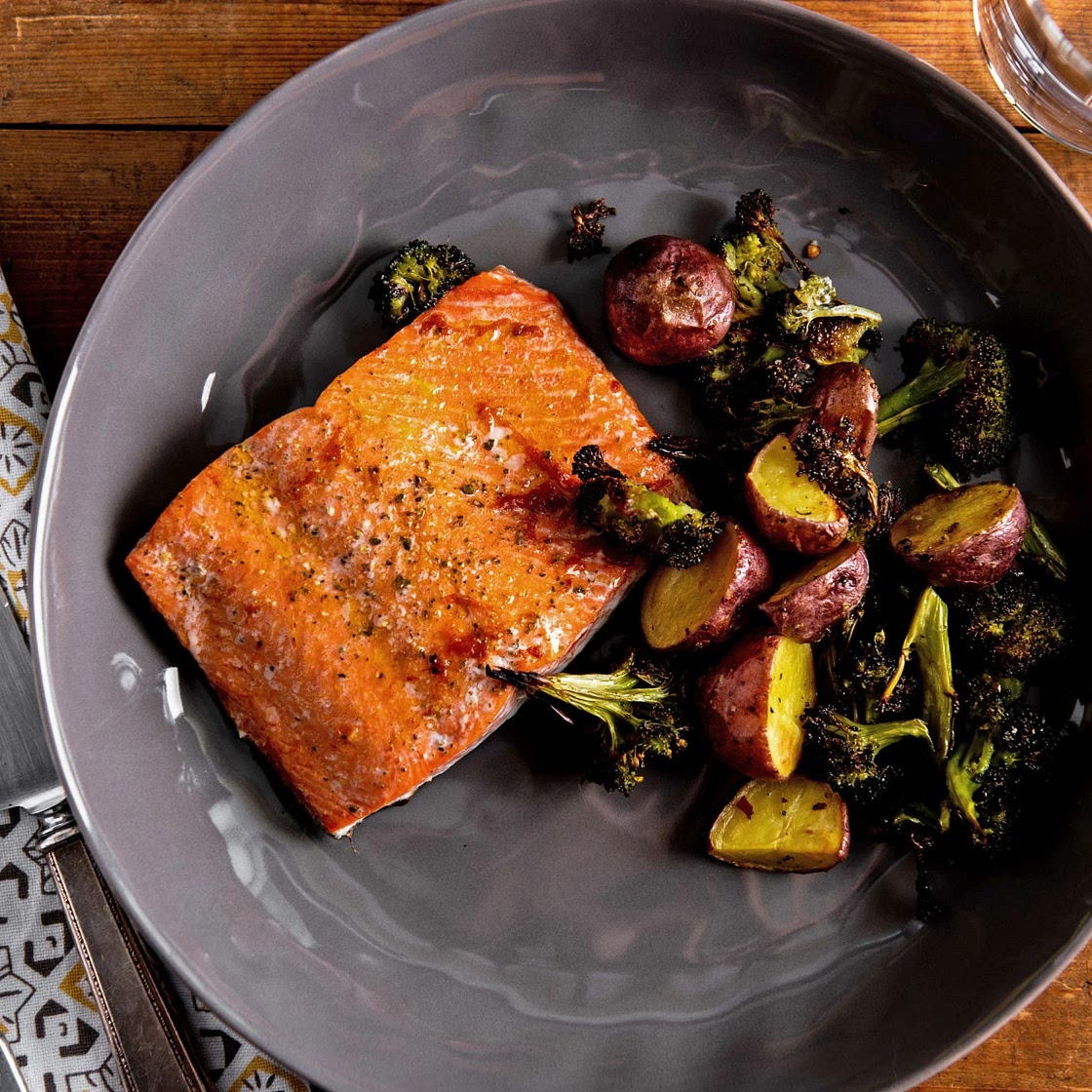 Pan fried salmon with boiled broccoli and potatoes