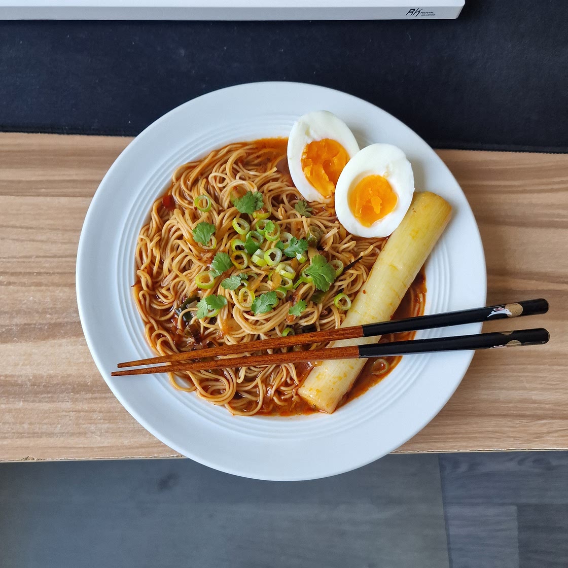 Chilli sriracha noodles