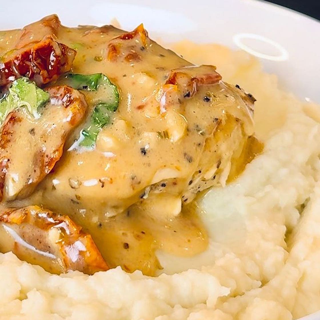 CREAMY SUN-DRIED TOMATO SKILLET CHICKEN (AKA DAIRY-FREE “MARRY M