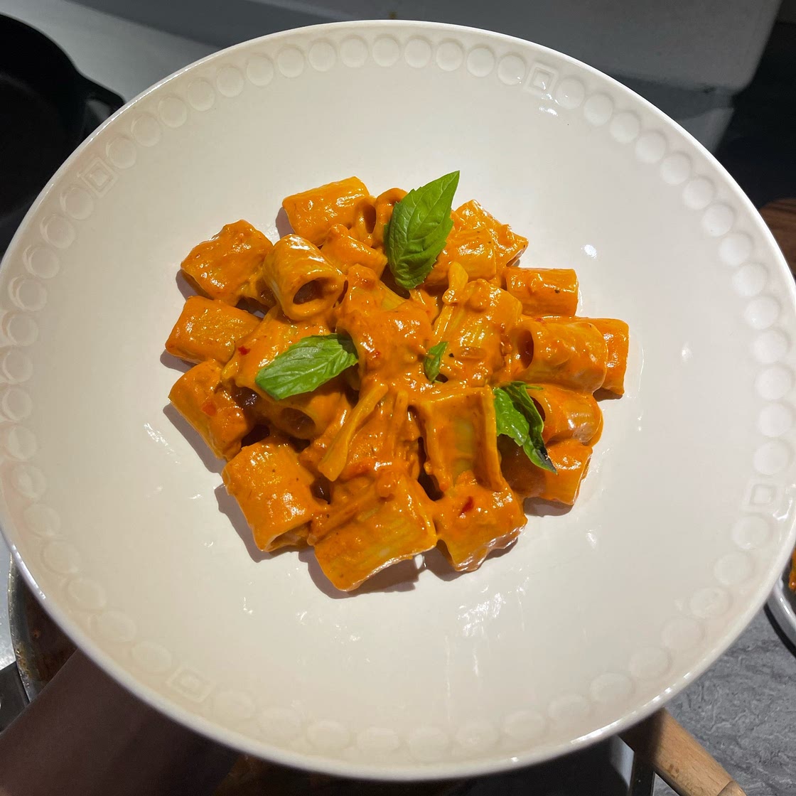 Carbone's Spicy Rigatoni Vodka Pasta (Copycat Recipe)