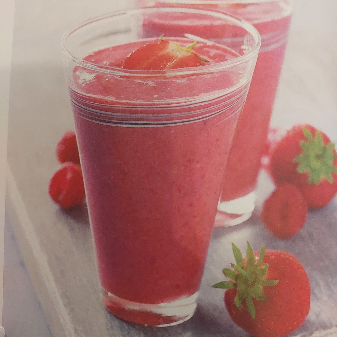 Breakfast berry smoothie