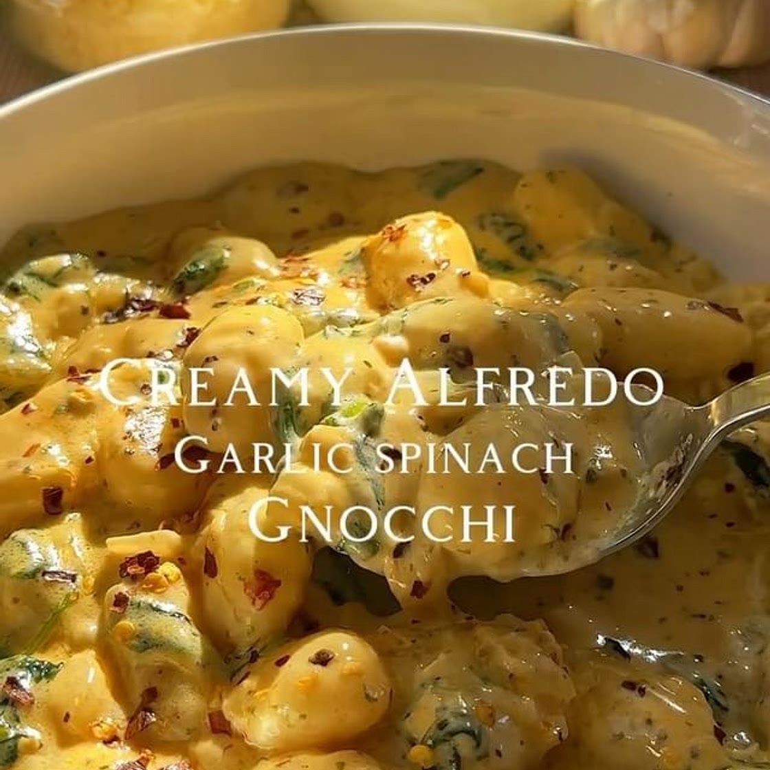 How to make a Delicious Creamy Alfredo Garlic Spinach Gnocchi 🤤✨