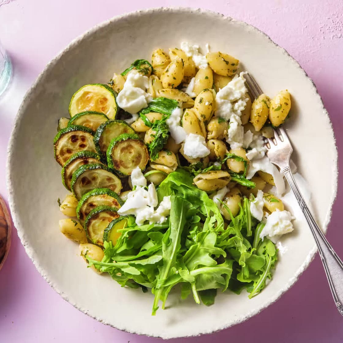 Pâtes au pesto courgettes burrata