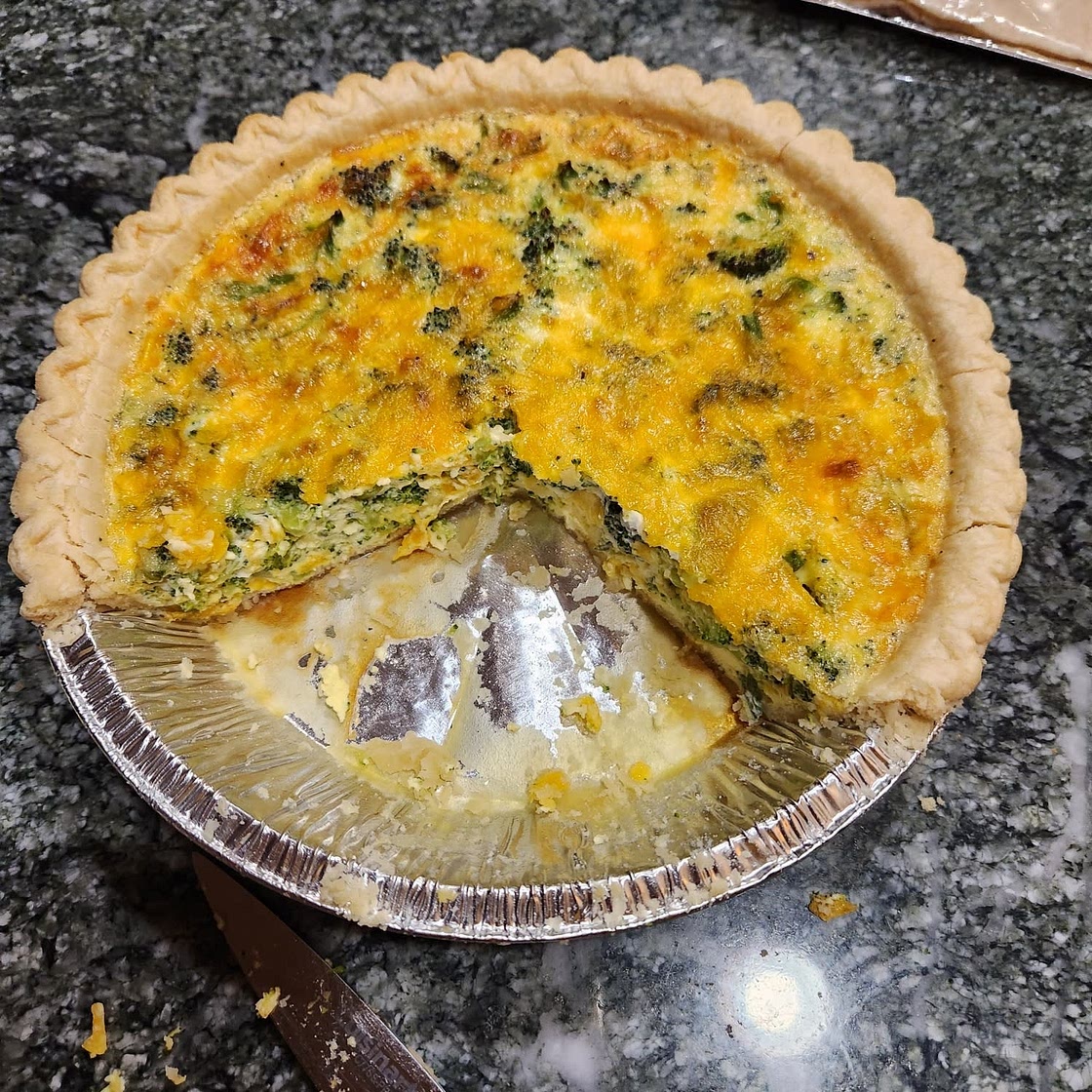 Easy Broccoli Cheese Quiche (5 Ingredients)