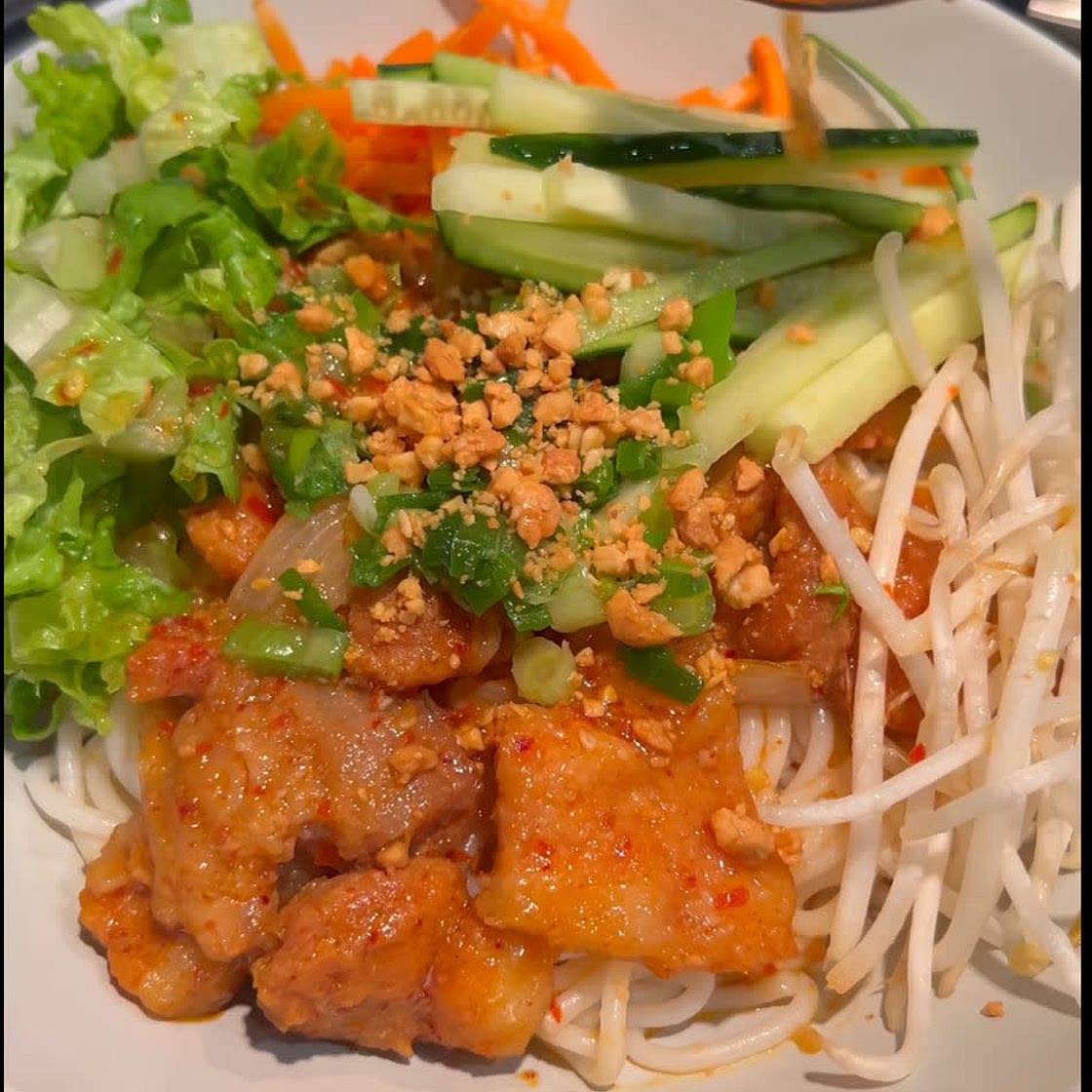 Spicy pork belly vermicelli 