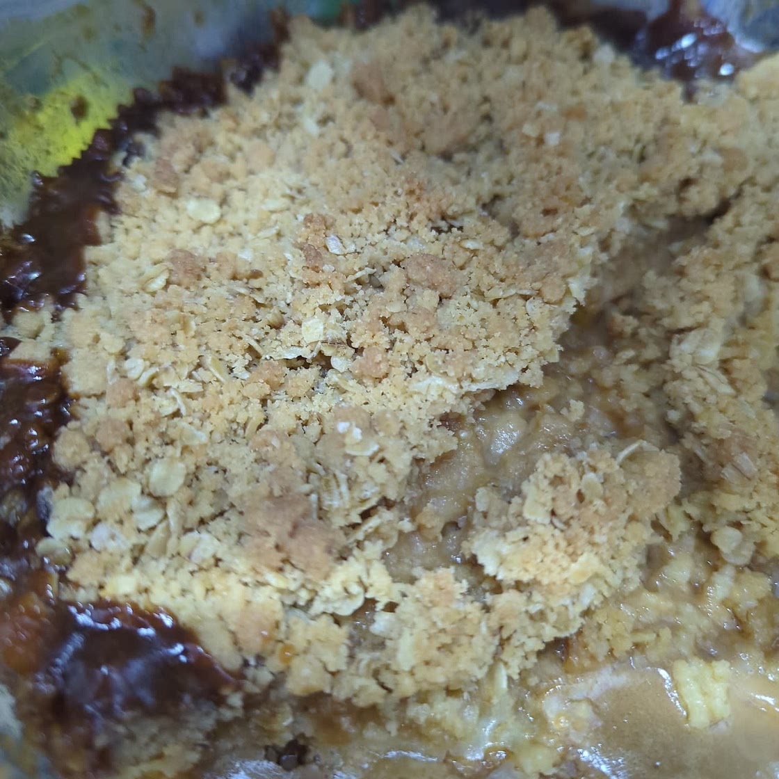 Butterscotch apple crumble