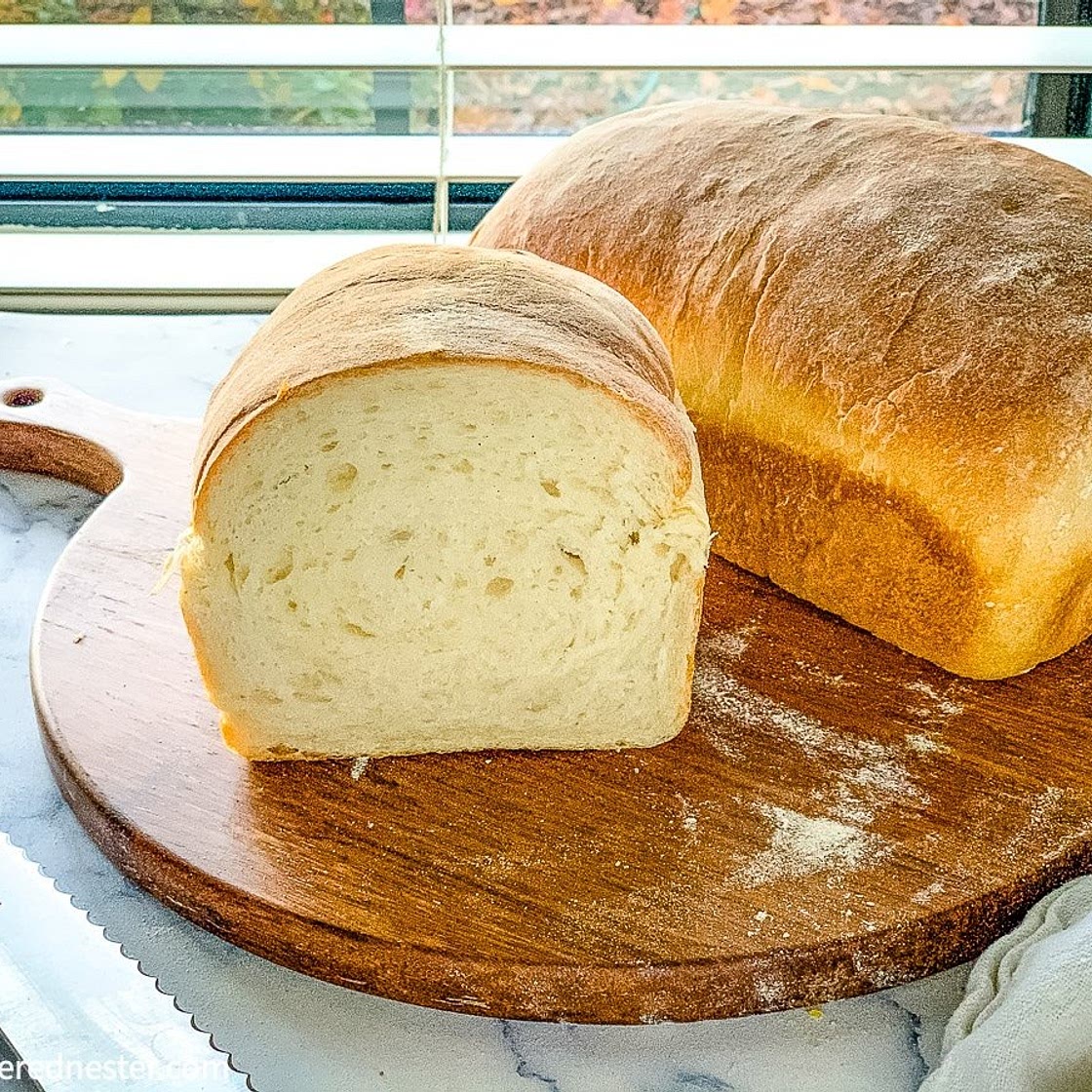 Soft Sourdough Sandwich Bread (No-Knead)