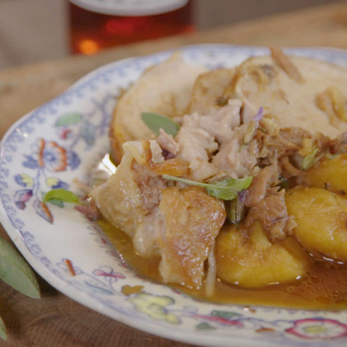 Braised Pork Shoulder With Apples ( Porc Braisé aux Pommes)