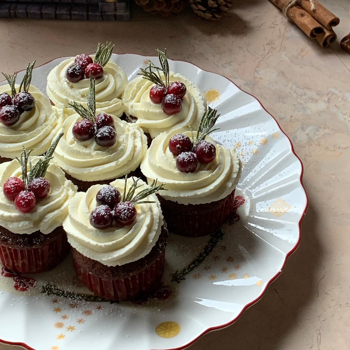 Gingerbread cupcakes 🎅🏼