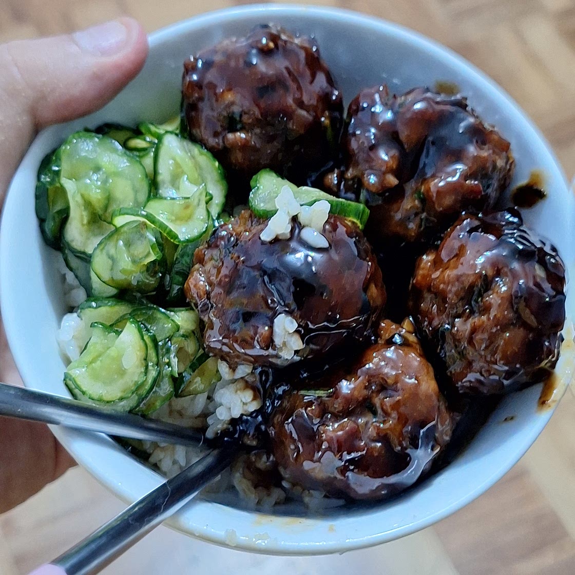 Almôndegas ao molho teriyaki