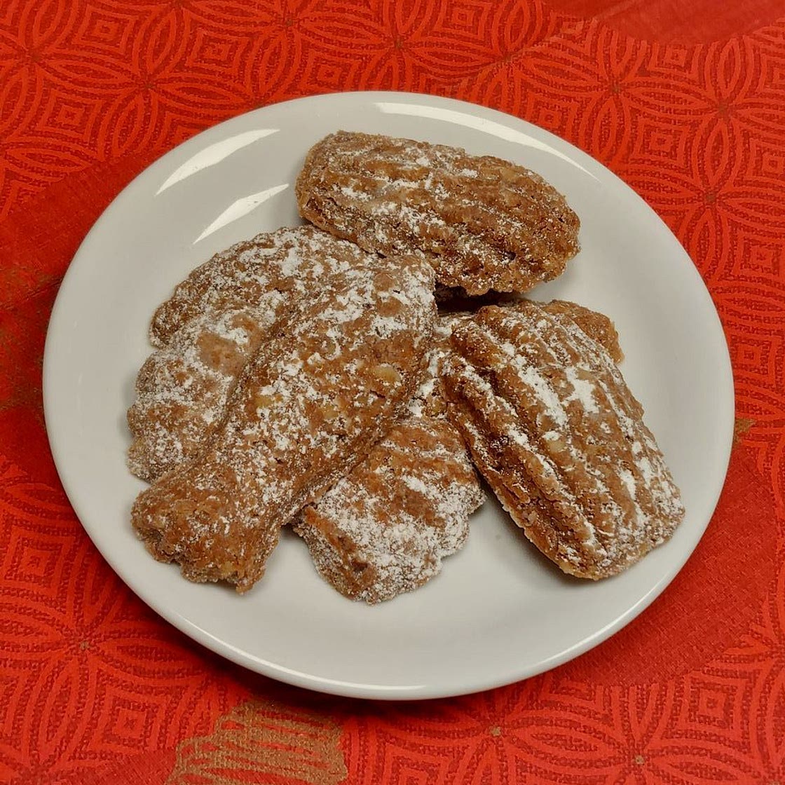 Pracny (Bear paw cookies)