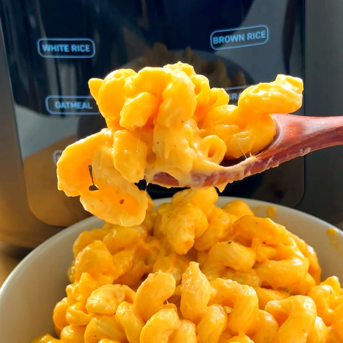 Rice Cooker Gochujang Mac and Cheese