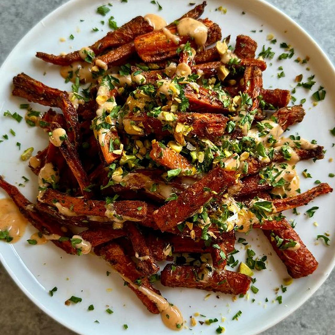 CRISP CARROT FRIES WITH CREAMY HONEY-GARLIC SAUCE