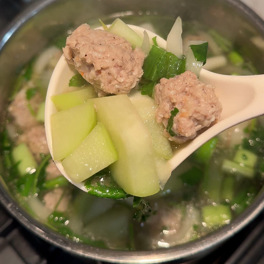 Chayote with shrimp and pork meatballs soup