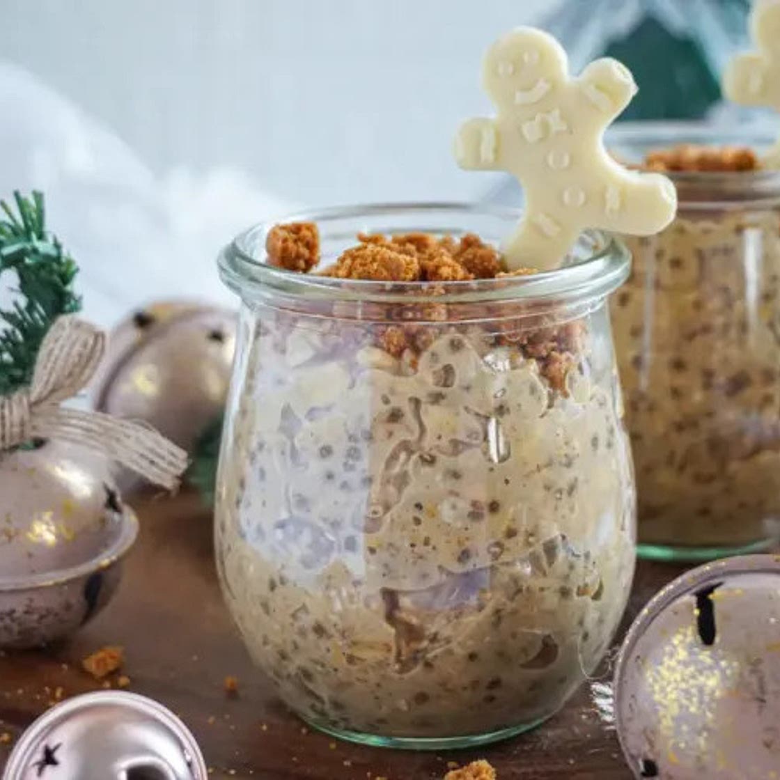 Gingerbread Cookie Overnight Oats