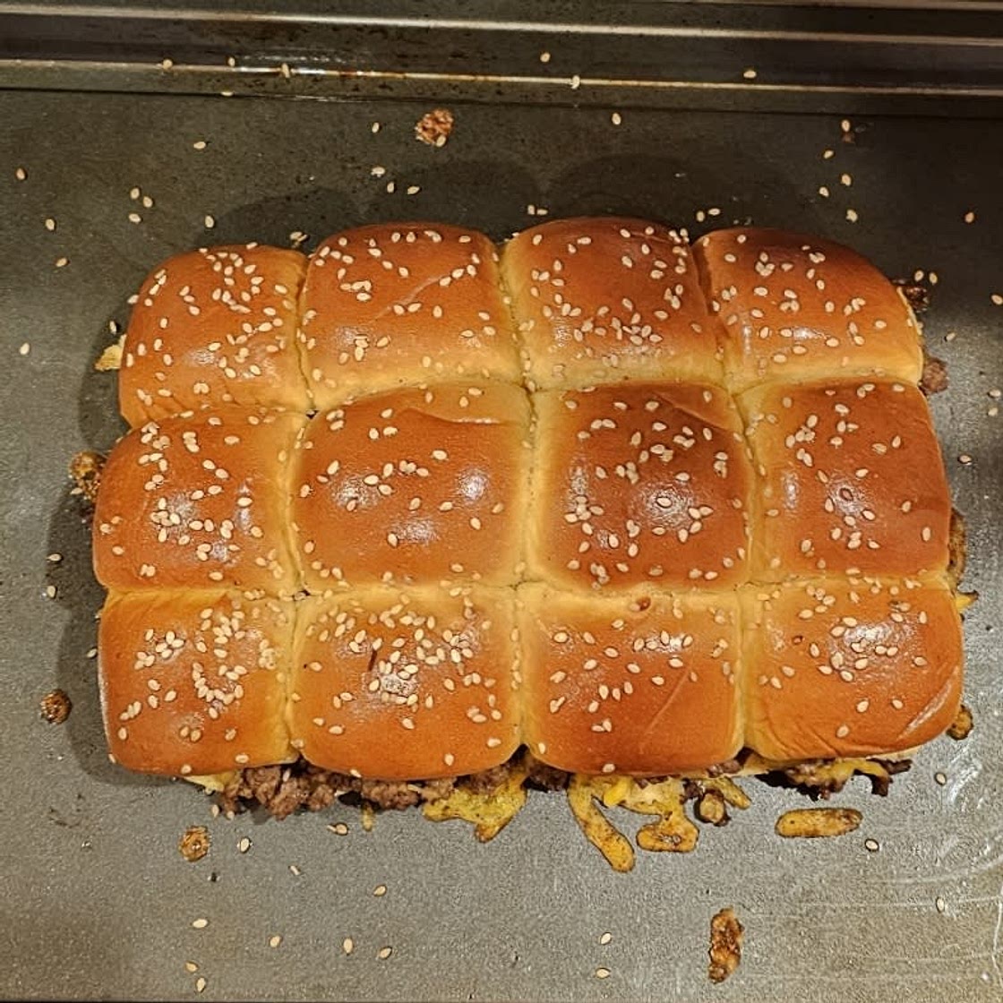 Cheeseburger Sliders (Easy, 30-min Recipe)