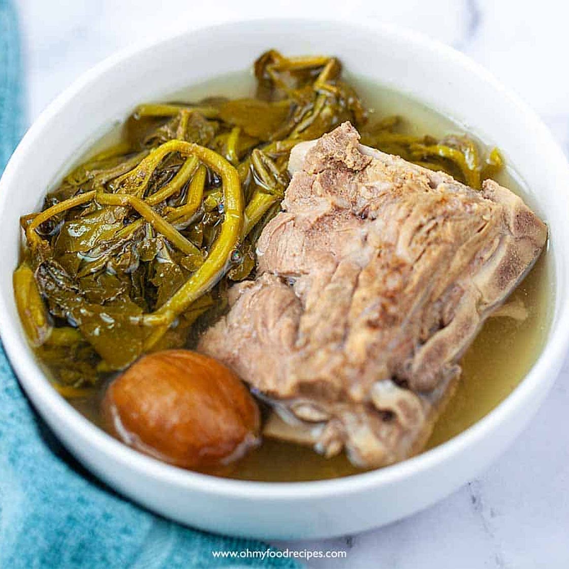 Watercress pork bones dates soup (西洋菜豬骨蜜棗湯）