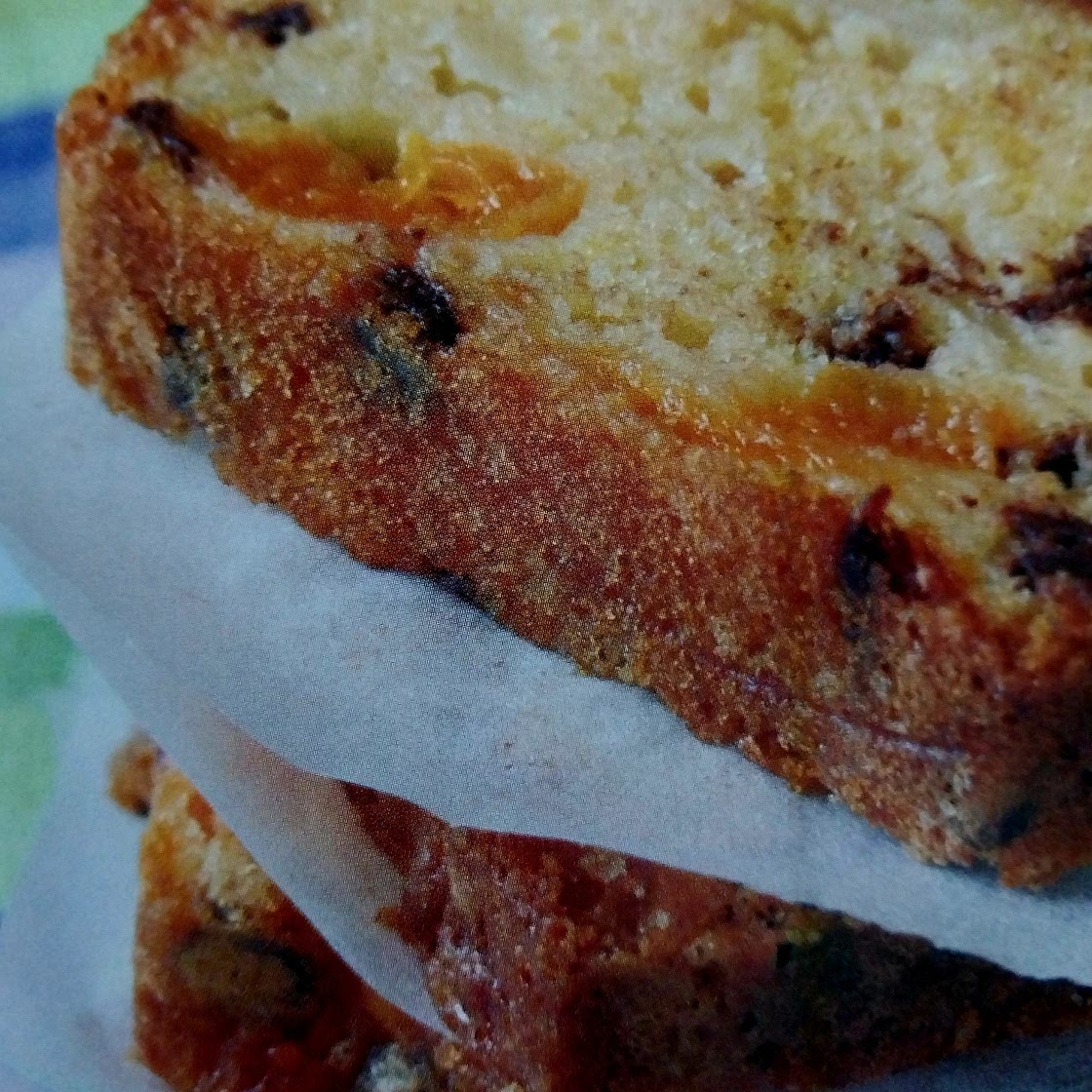 Cake poire, abricots et chocolat