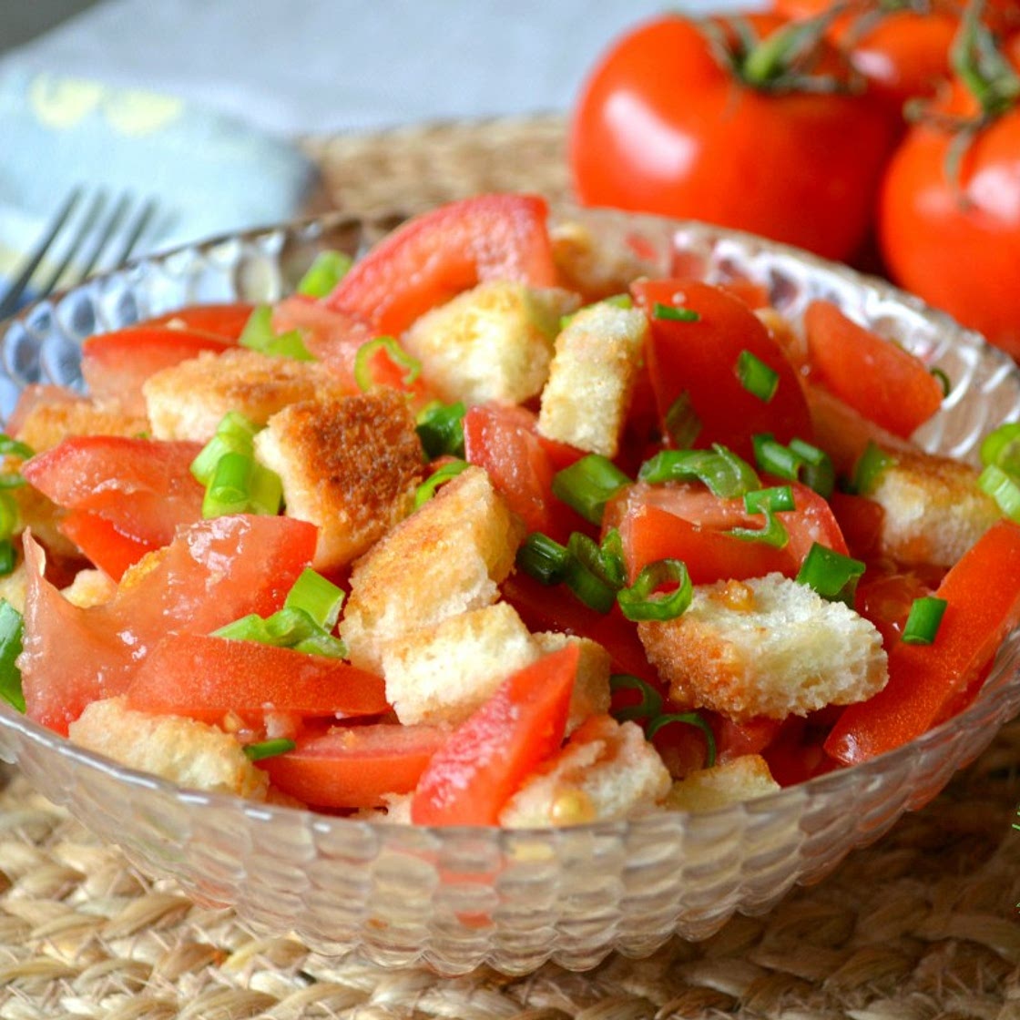 Quick Tomato and Bread Salad / Greitos pomidorų ir skrudinto bat