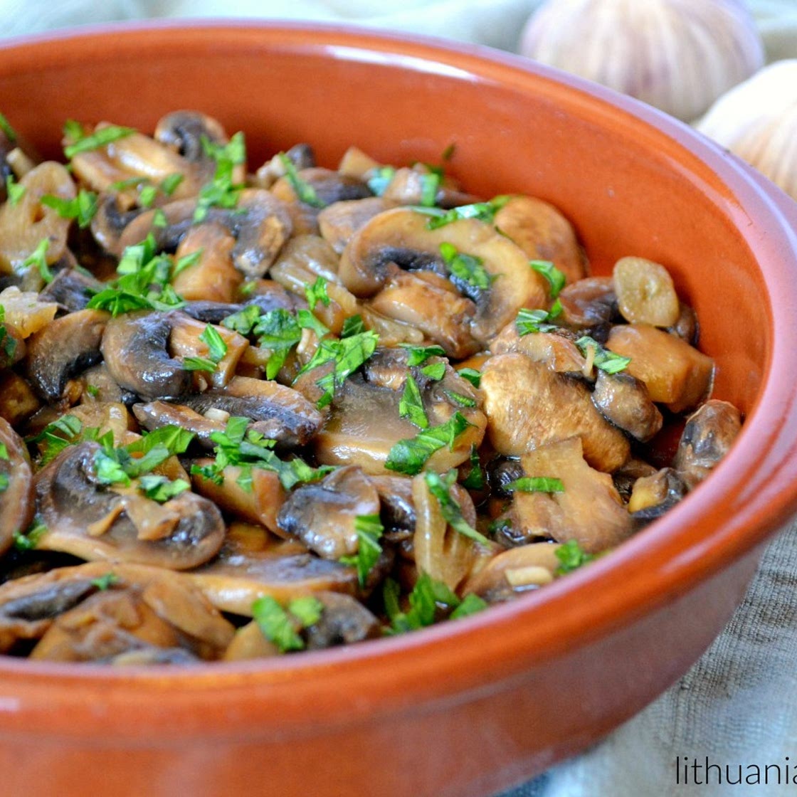 Champiñones al Ajillo – Garlic Fried Mushrooms / Champiñones al 