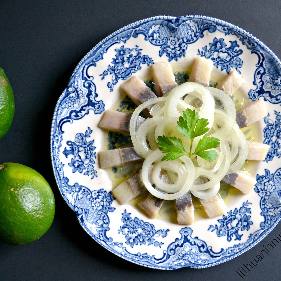 Herring with Onions, Oil and Lemon Juice/Silkė su svogūnais, ali