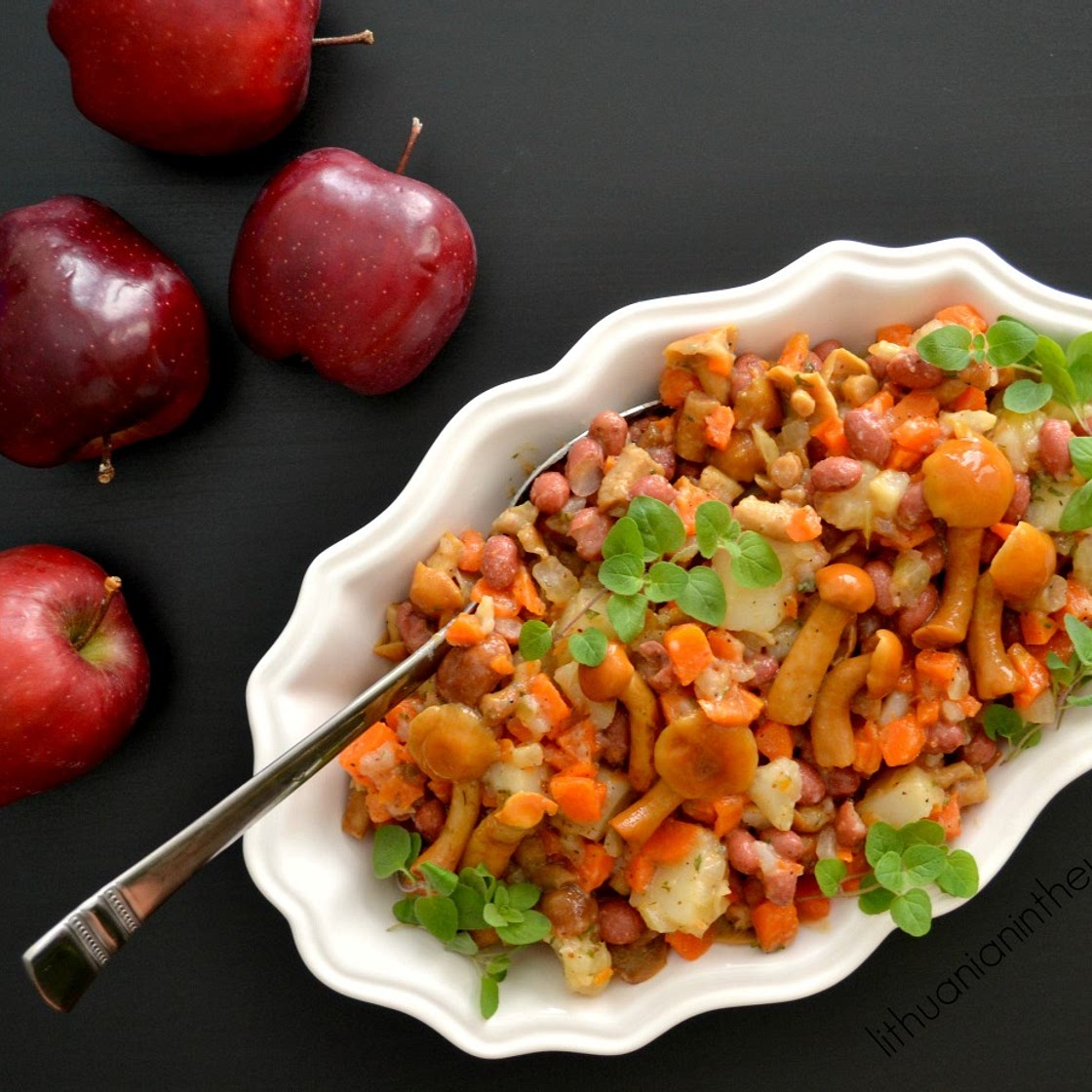 Marinated Mushroom Salad / Marinuotų grybų mišrainė