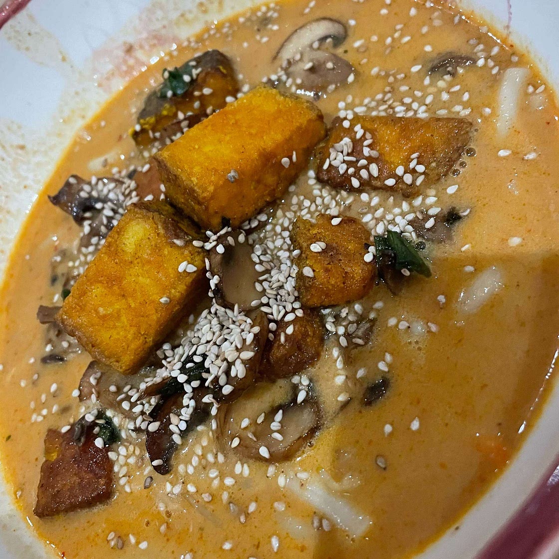 Thai Erdnuss Nudelsuppe