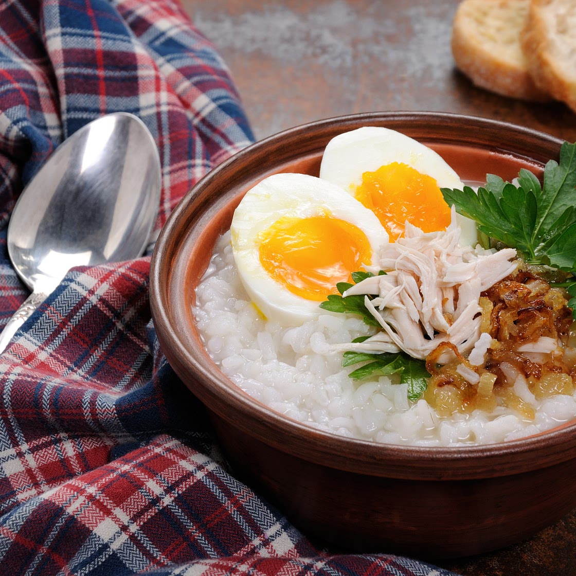 Owsianka z kurczakiem w plastrach