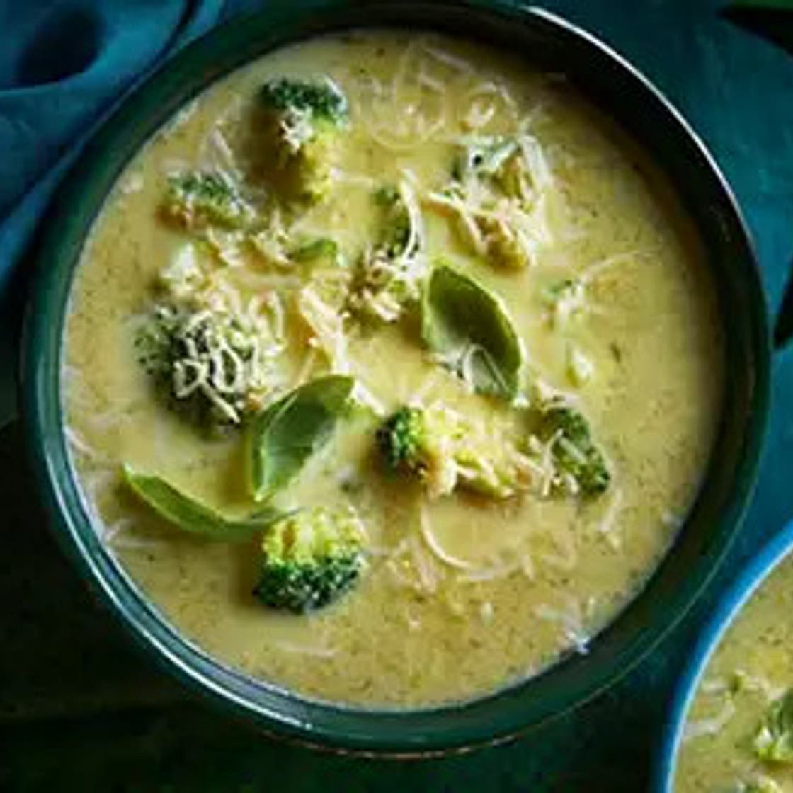 Cheesy broccoli soup