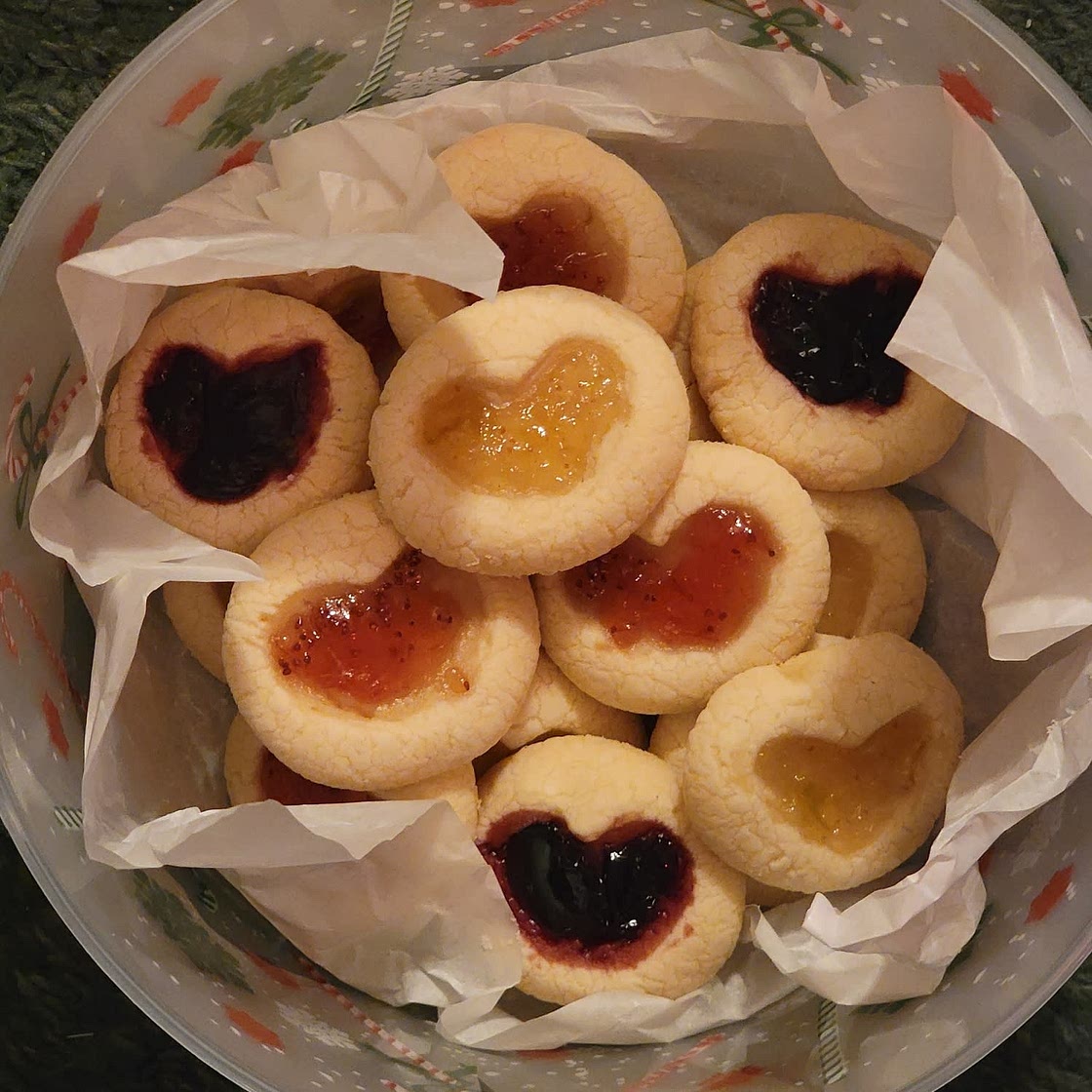 Heart thumbprint cookies 💖