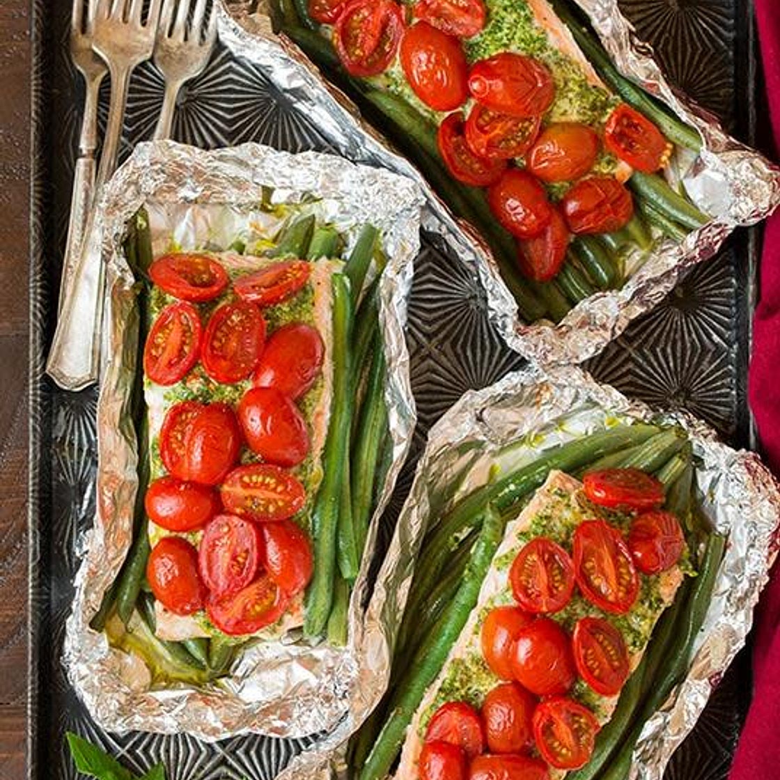 Pesto Salmon and green beans in Foil