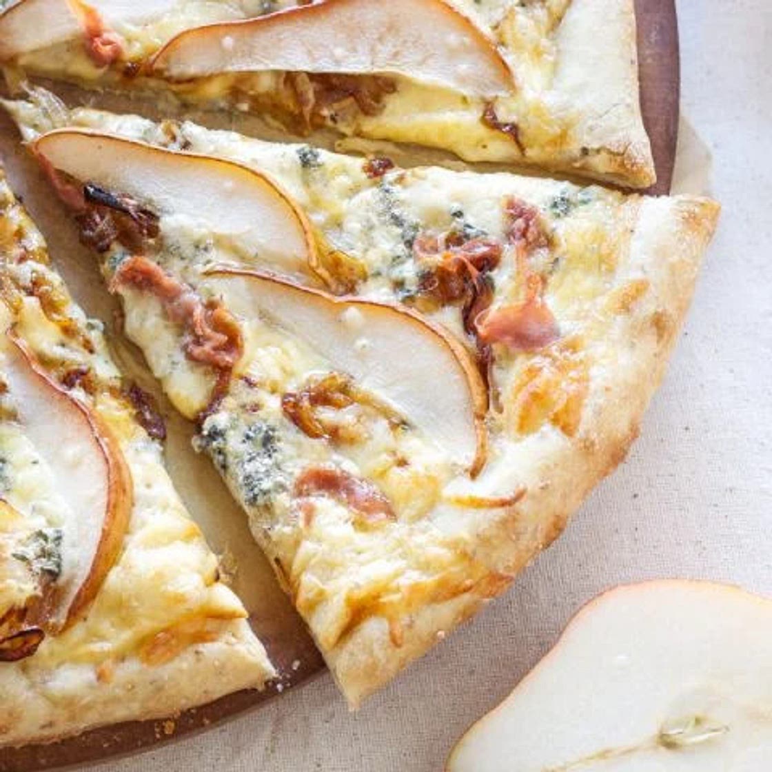 Pear, Prosciutto, and Gorgonzola Pizza