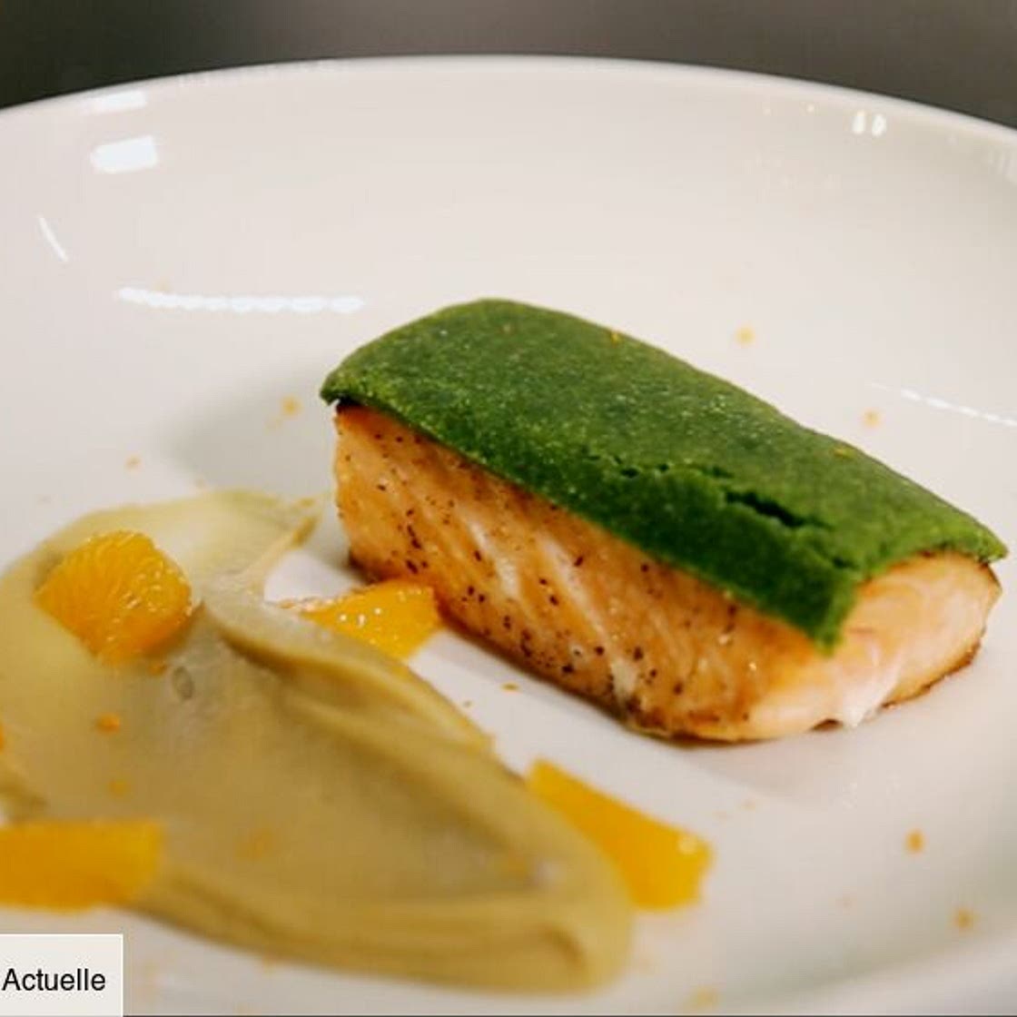 Le plat de Noël de Norbert : saumon en croûte d'herbes, crémeux châtaigne-clémentine (vidéo)
