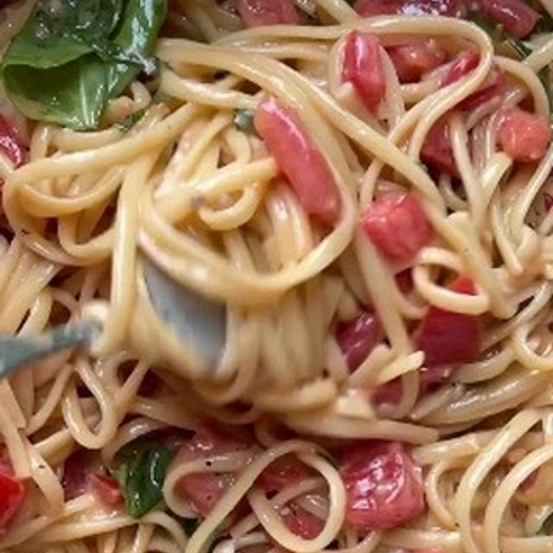 Linguini with Tomatoes and Basil