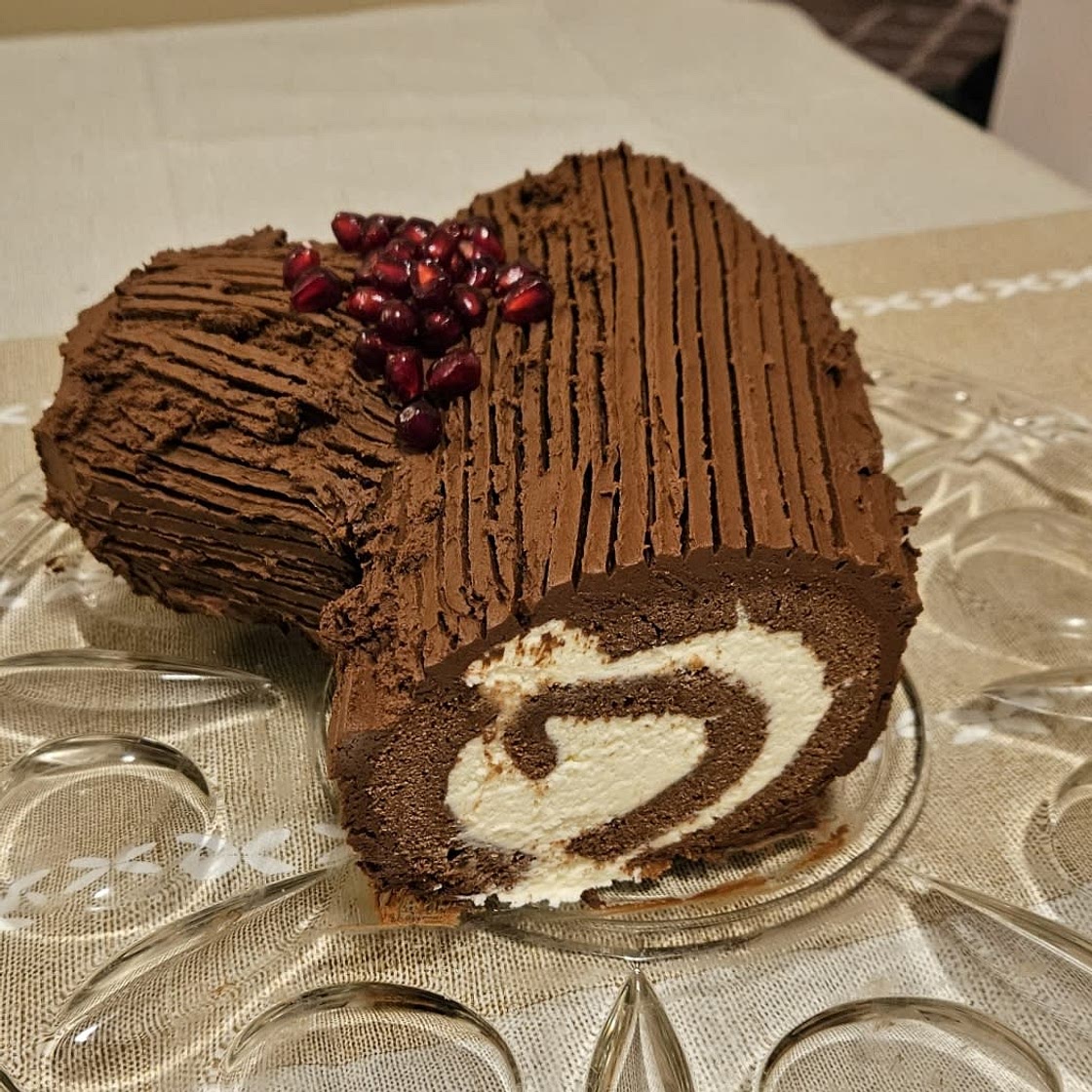 Yule Log Cake (Bûche de Noël)