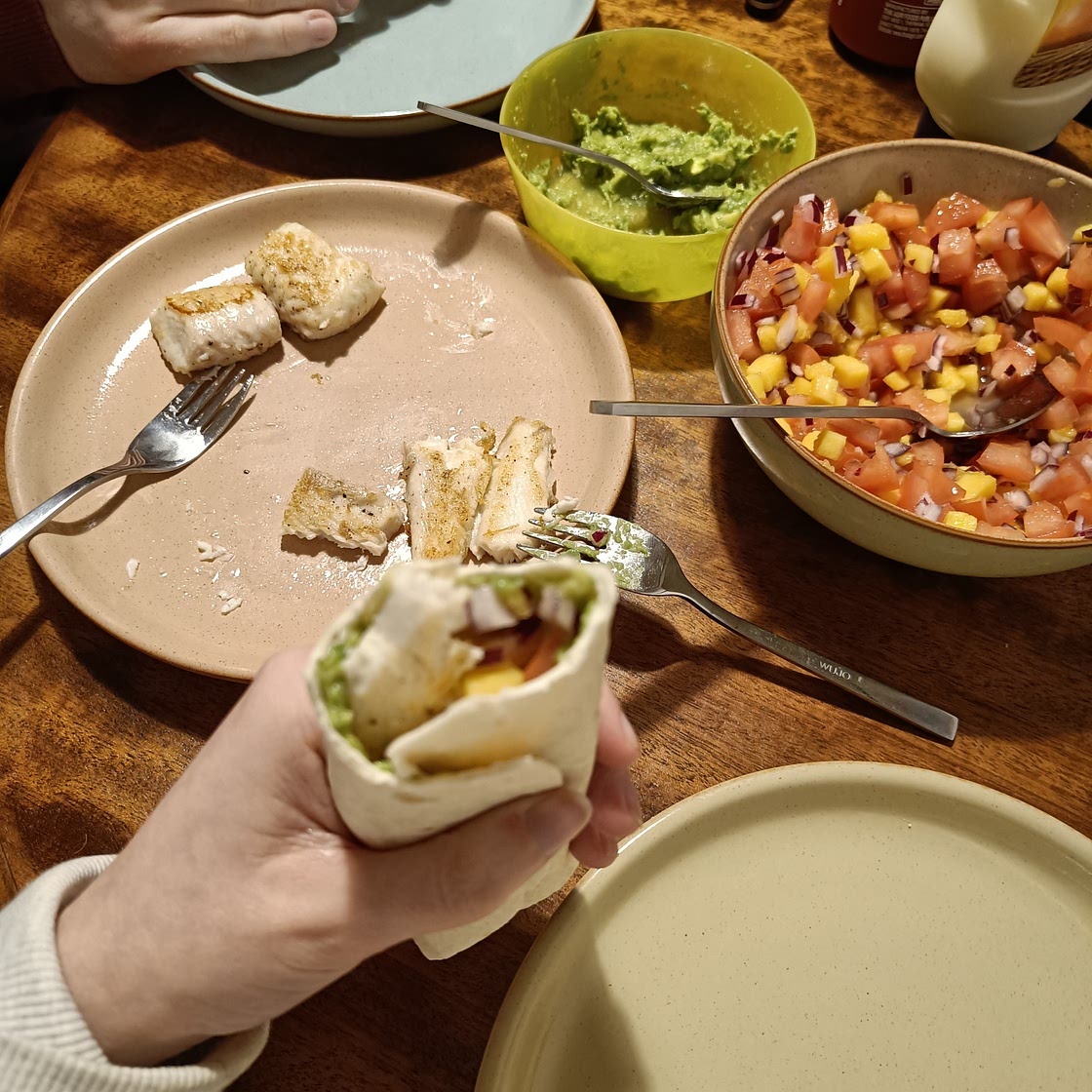 Fish tacos with mango salsa