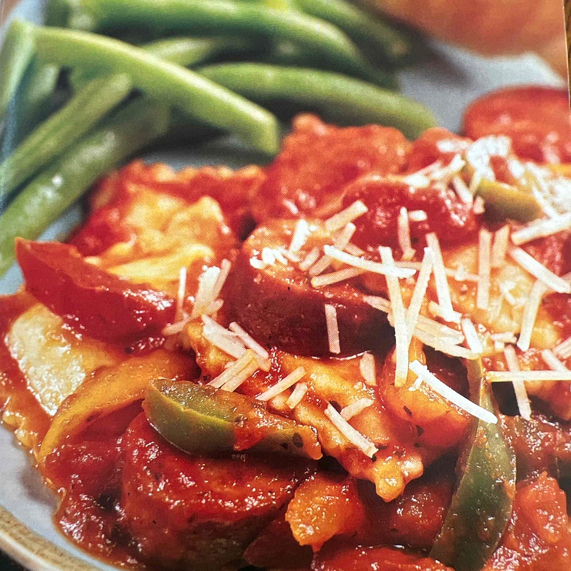 Slow cooker Ravioli with Sausage and Peppers