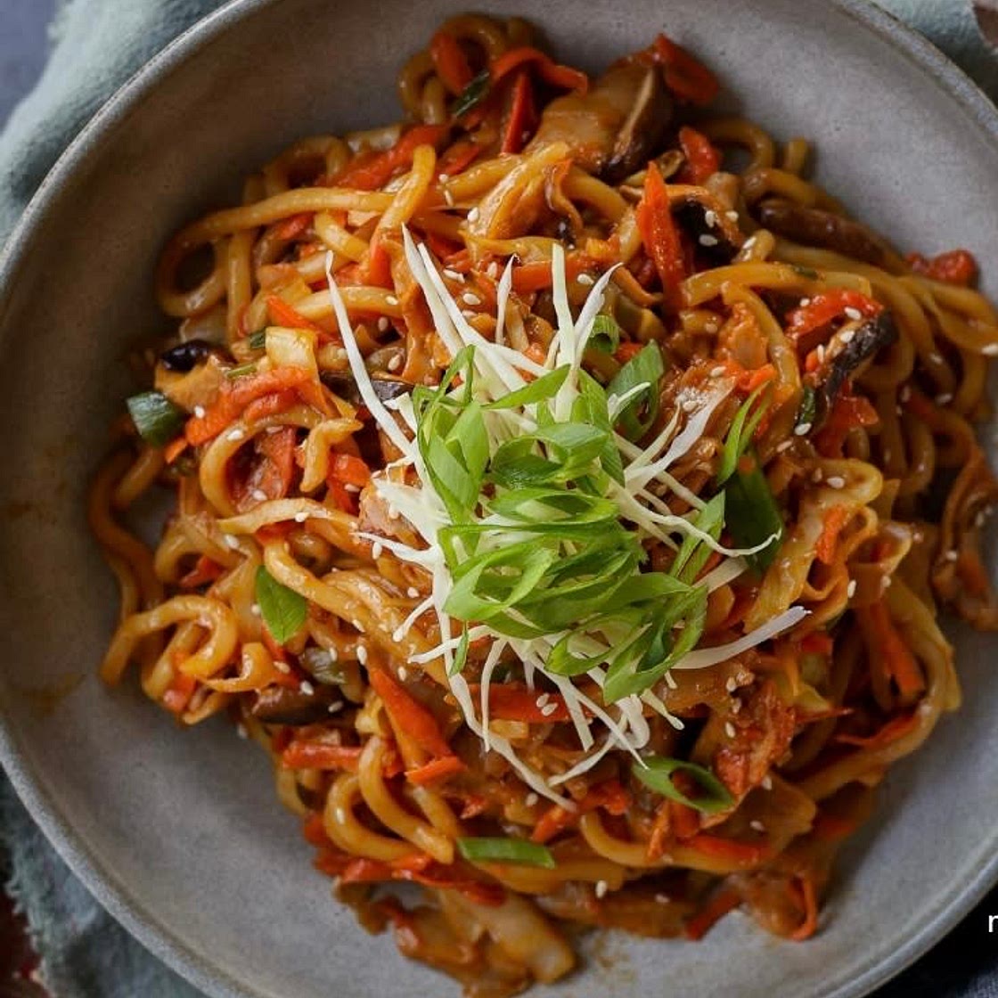 Spicy Teriyaki Udon Noodle Stir-Fry