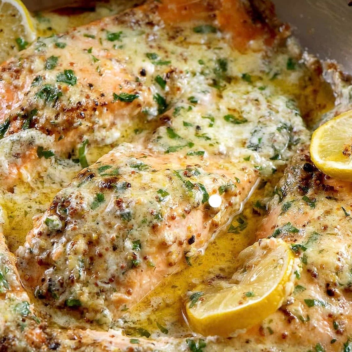 Baked Salmon with Lemon Butter Cream Sauce