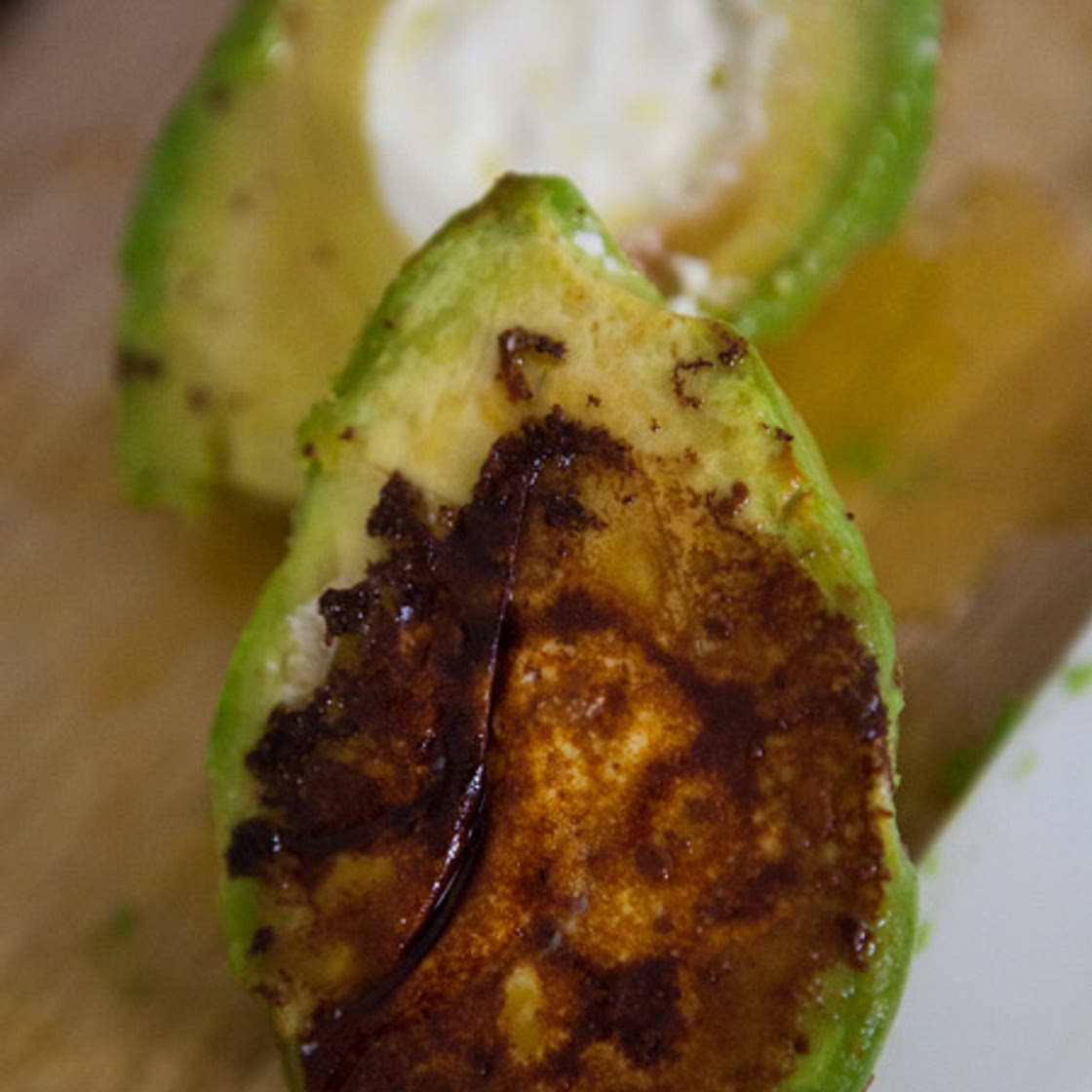 Avocado mit Ziegenkäse und Maracujadressing aus "Greenbox"
