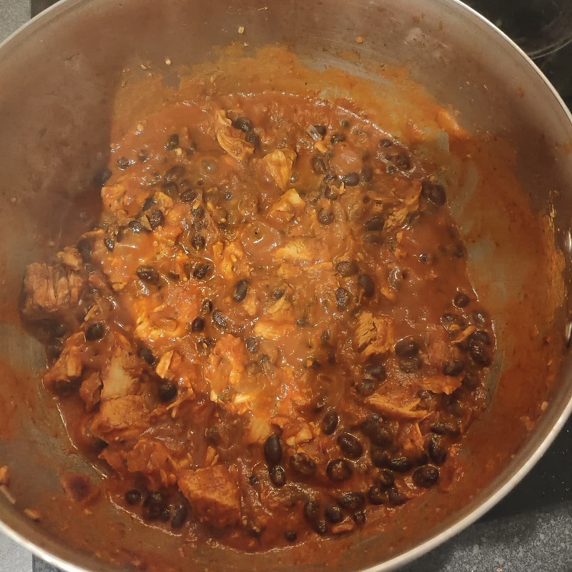 Pulled chicken & black bean chilli