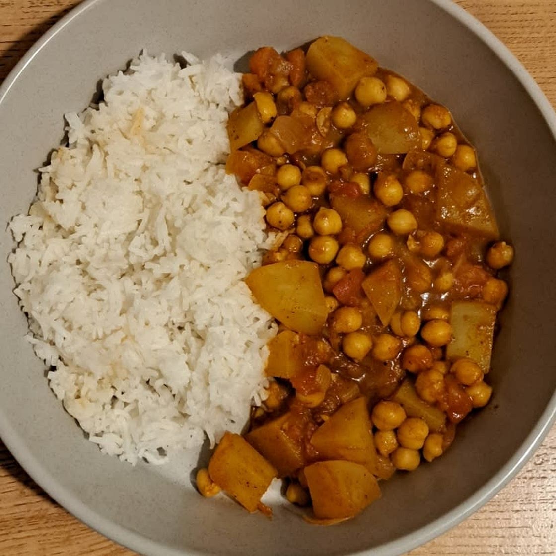 Easy Chickpea Curry with Potato (Chana Aloo Curry)