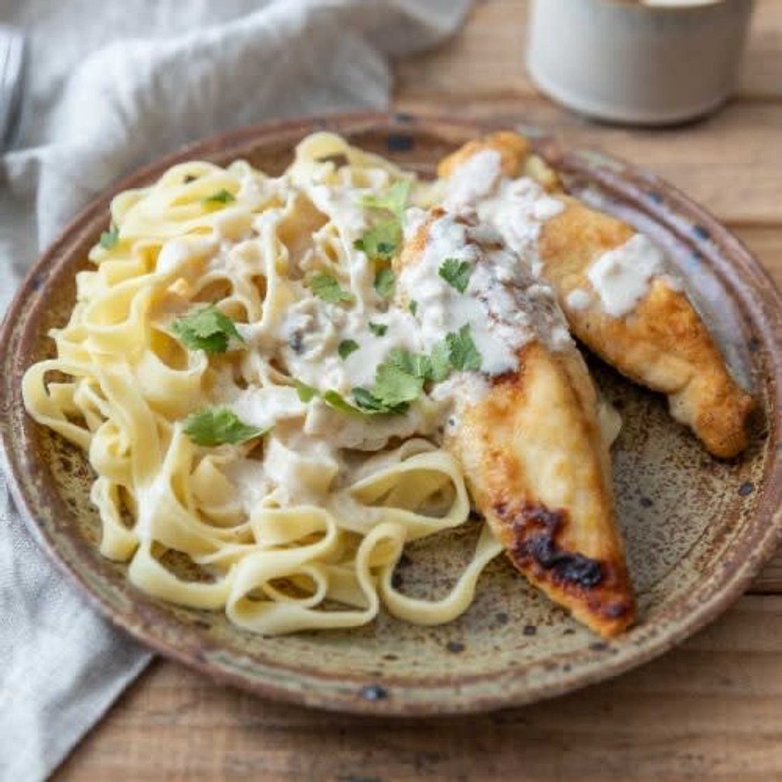 Poulet sauce crème à l'ail et parmesan - Cuisine Addict
