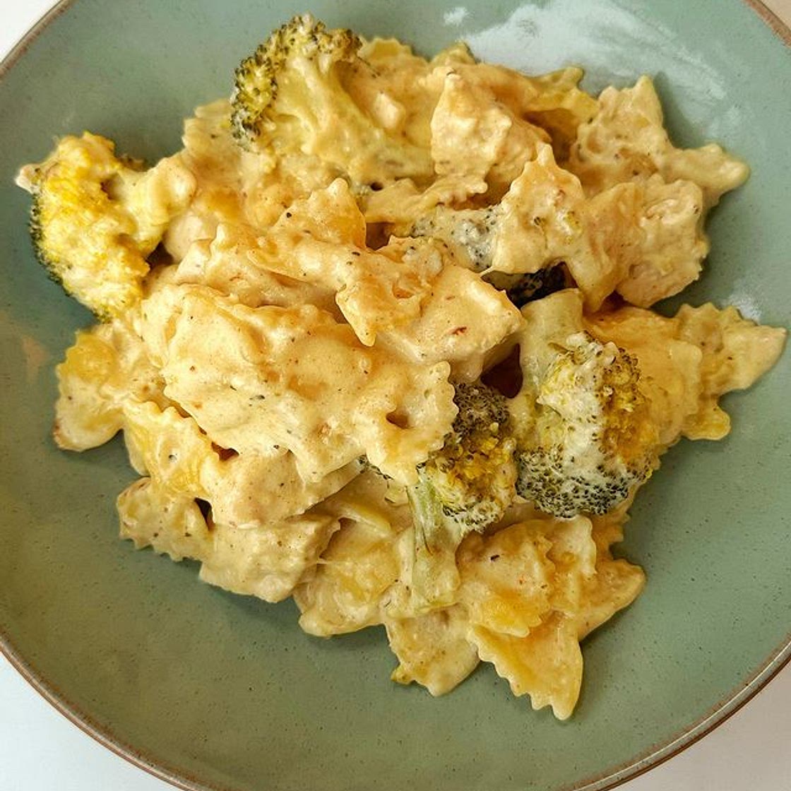 Creamy Chicken and Broccoli Pasta Bake