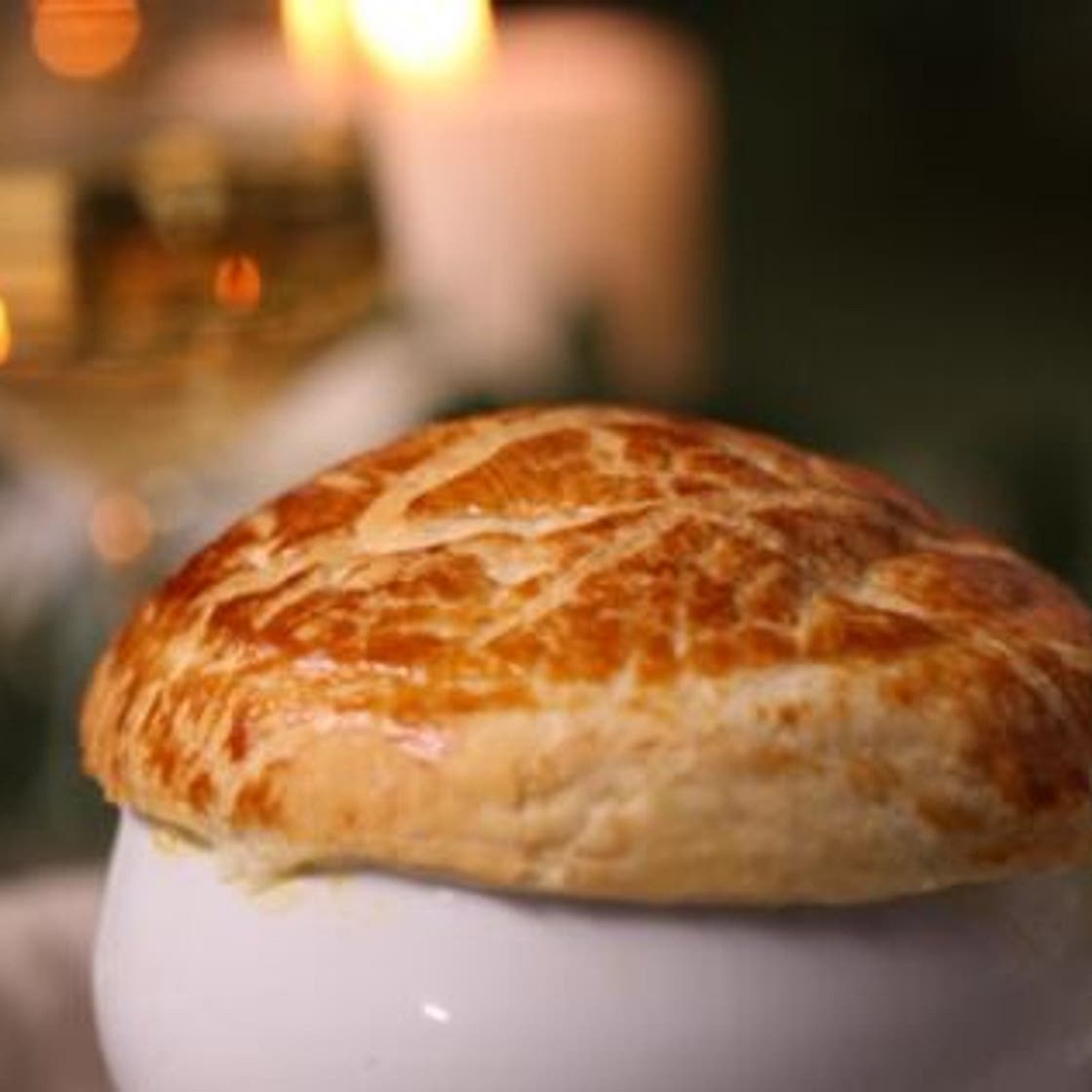 Soupe en croûte au foie gras à la Bocuse