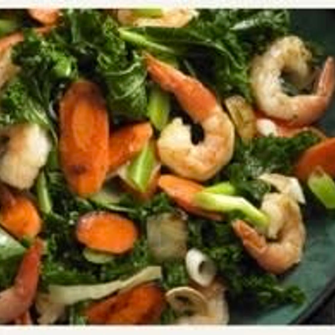 Garlic shrimp and kale stir fry 