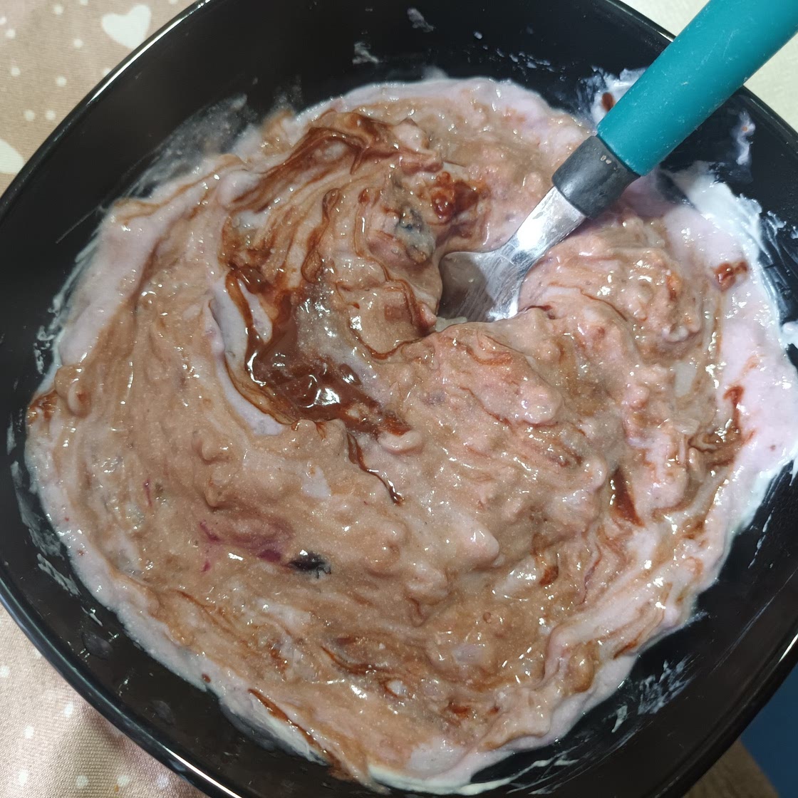 porridge caldo ai mirtilli con cioccolato fondente