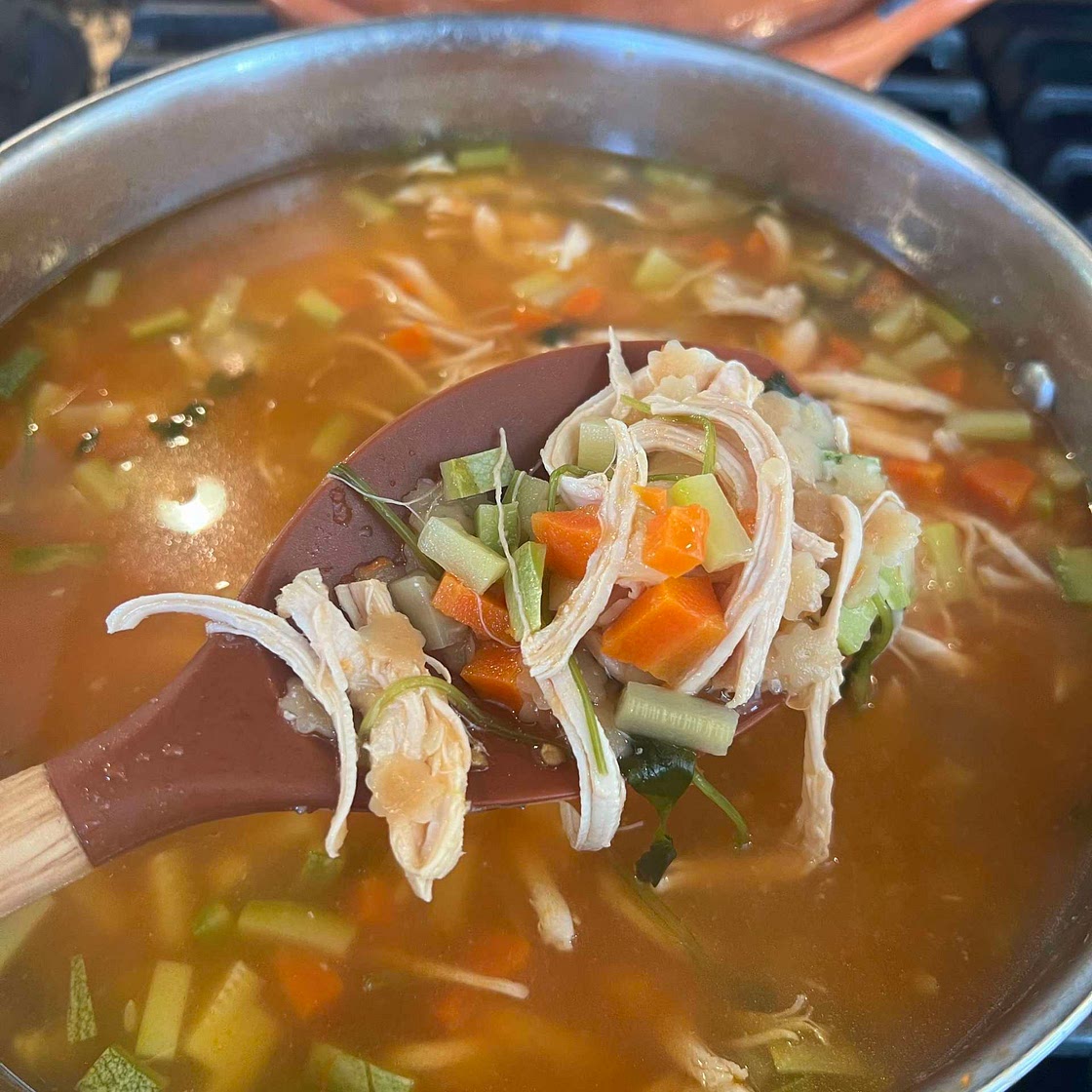 SOPITA DE FIDEO CON POLLO 