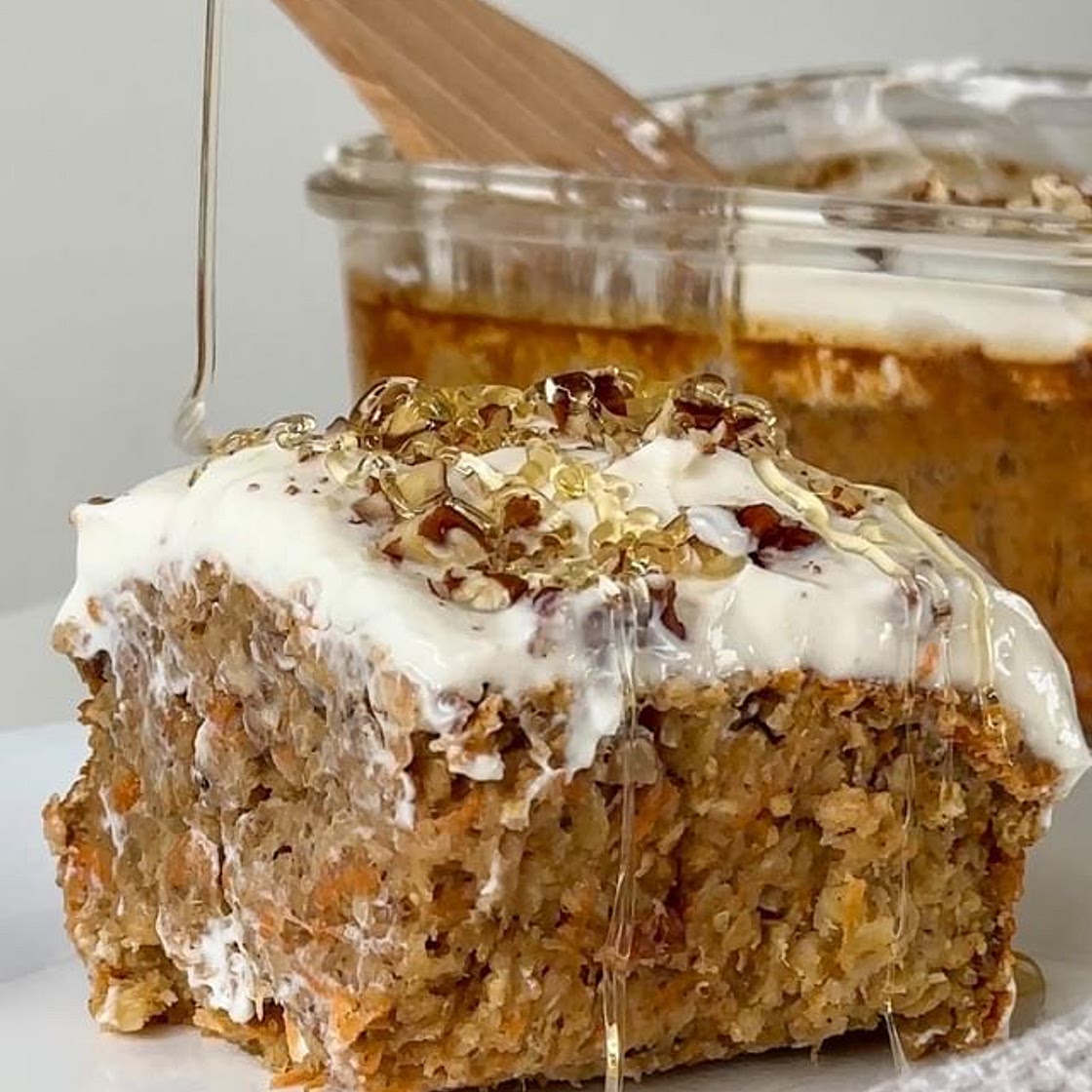 Carrot cake baked oat “cake” 🥕