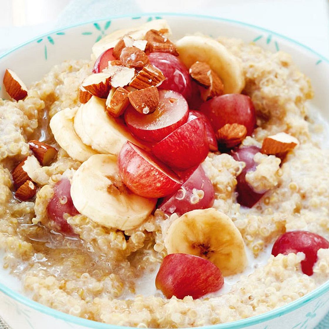 Quinoa-Porridge mit Trauben und Banane